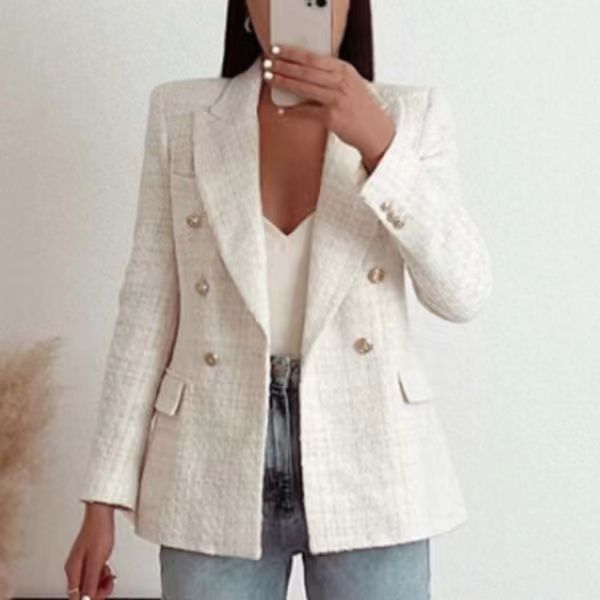 Bérénice — Blazer texturé à double boutonnage — vue du modèle