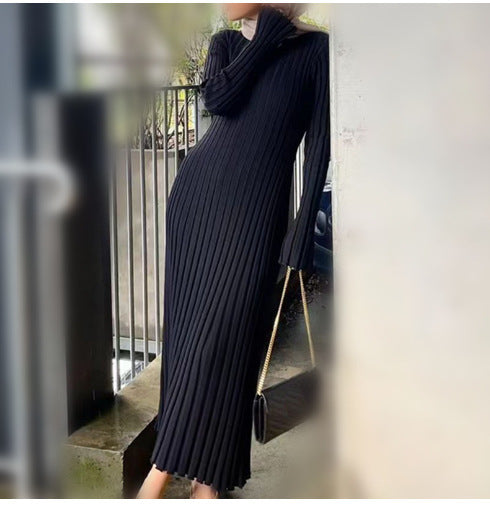 Élise — Robe longue côtelée à col rond ou en V — Noir — col rond