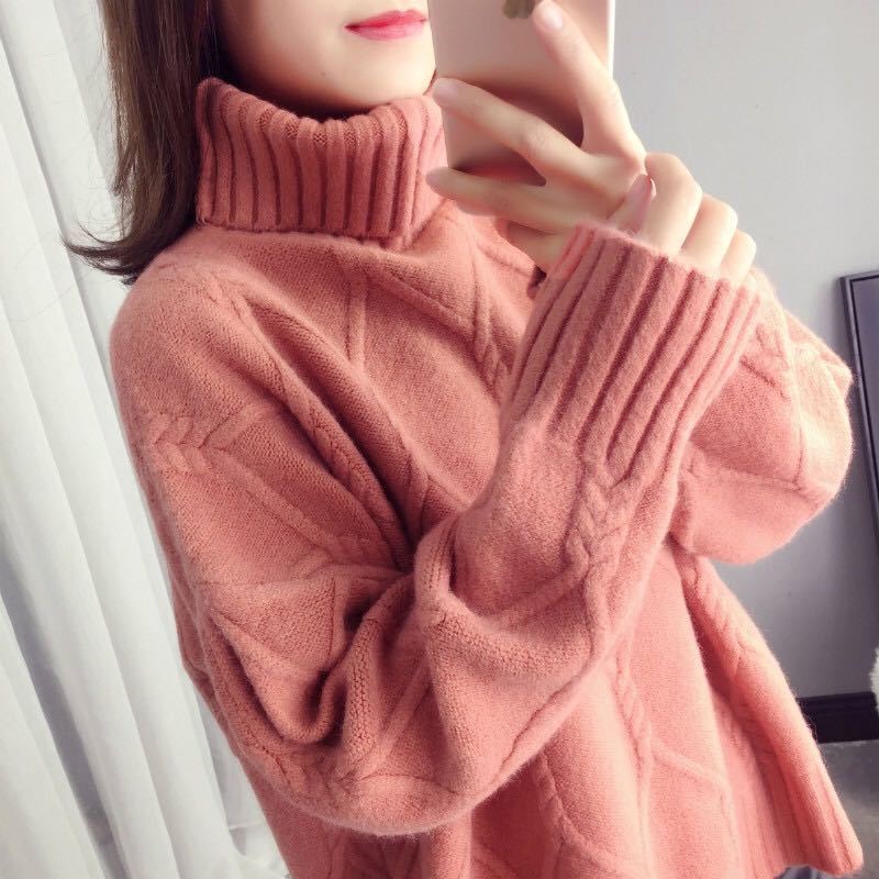 Noémie — Pull à col roulé et torsades losanges — Rose pastèque