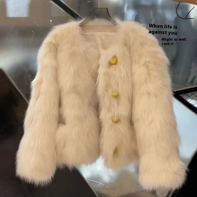 Violette — Veste courte effet fourrure à boutons dorés — Blanc beige — renforcé / Blanc beige — classique