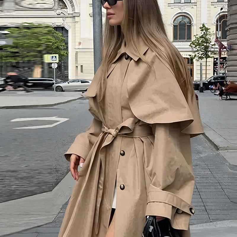 Mathilde — Trench ceinturé à empiècement cape — vue du modèle