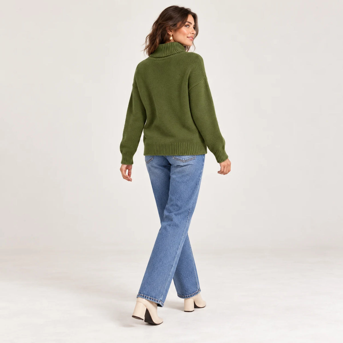 Marianne — silhouette complète de trois quarts arrière