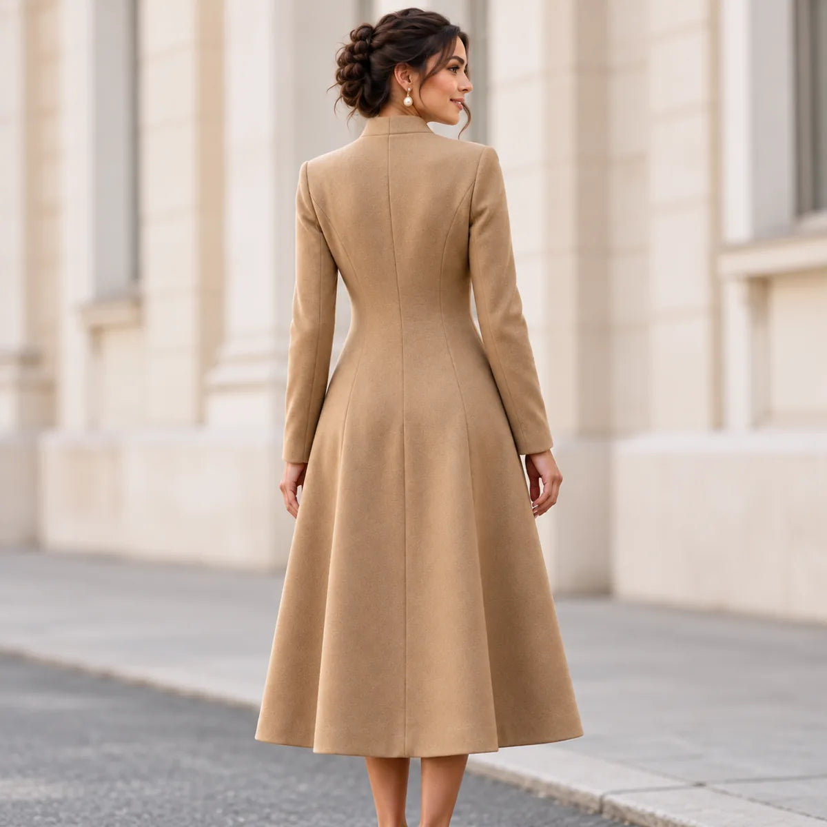 Camille — découpes et taille cintrée vues de dos