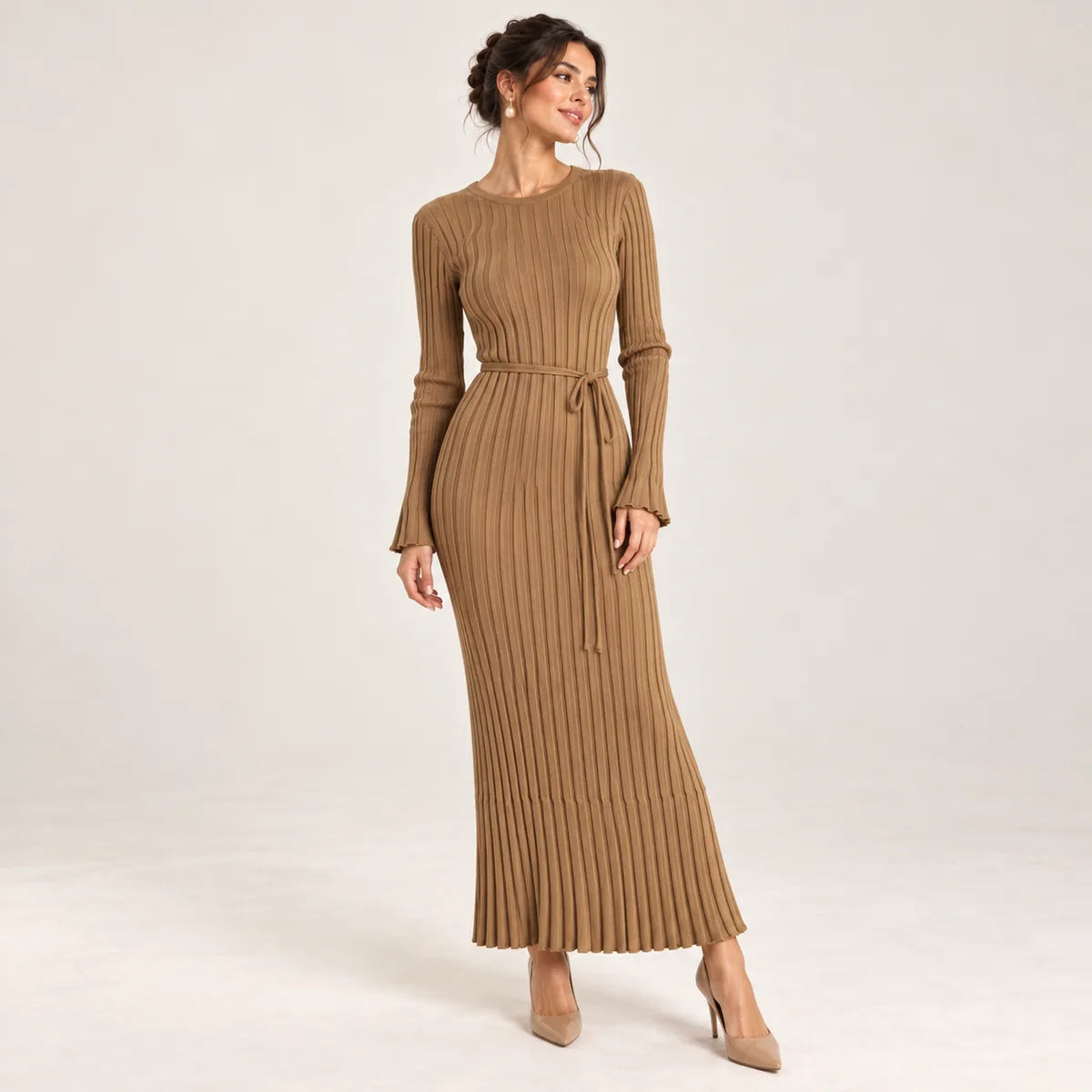 Charlotte — Robe longue côtelée à taille nouée — Camel café