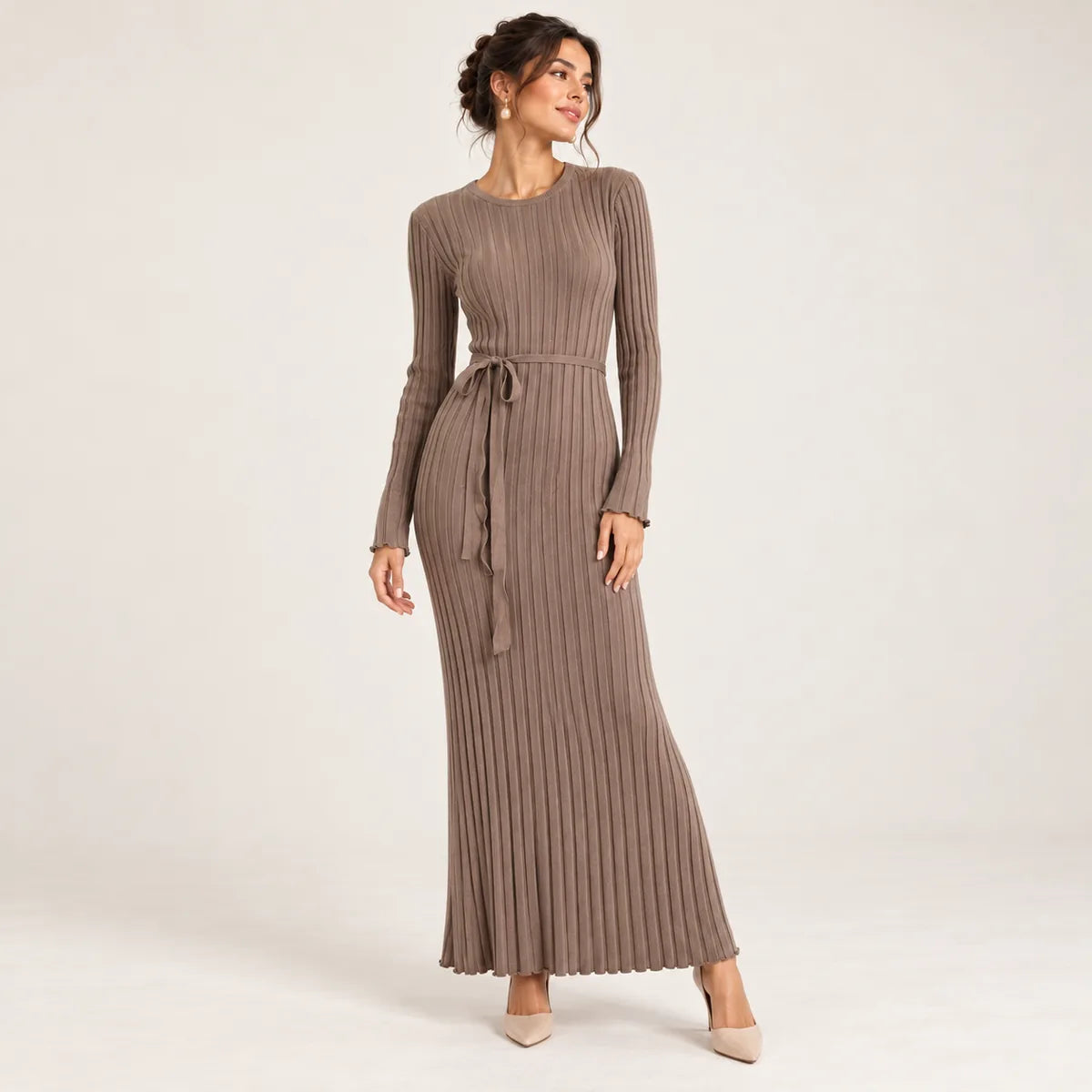 Charlotte — Robe longue côtelée à taille nouée — Taupe