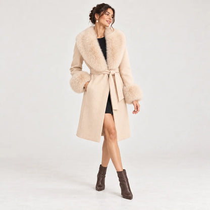 Clémence — manteau camel, vue de face