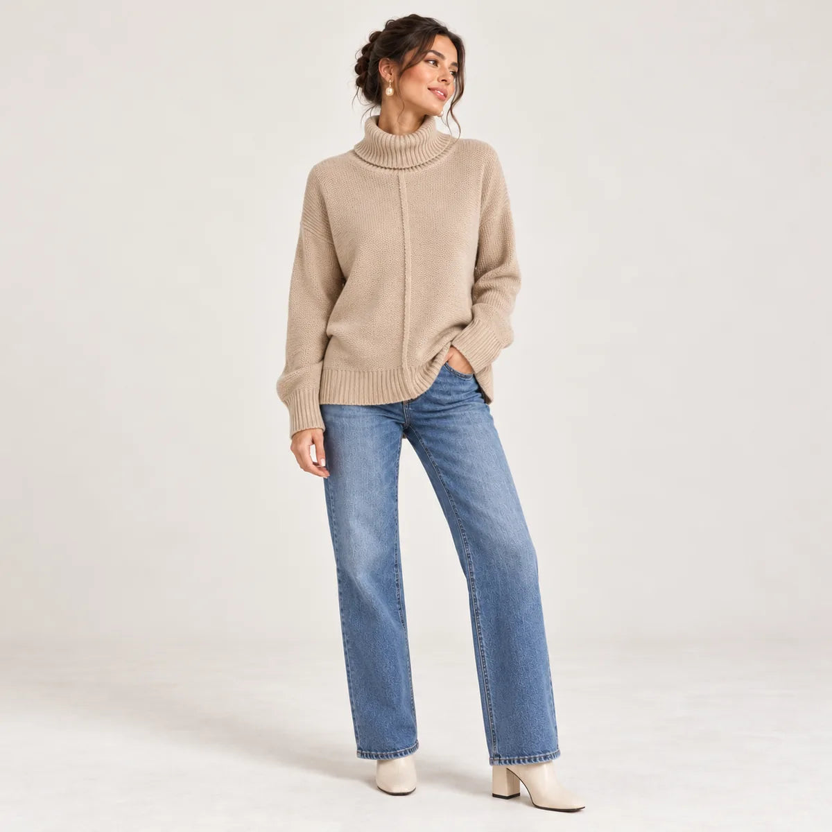 Marianne — Pull ample à col roulé et couture centrale — Écru