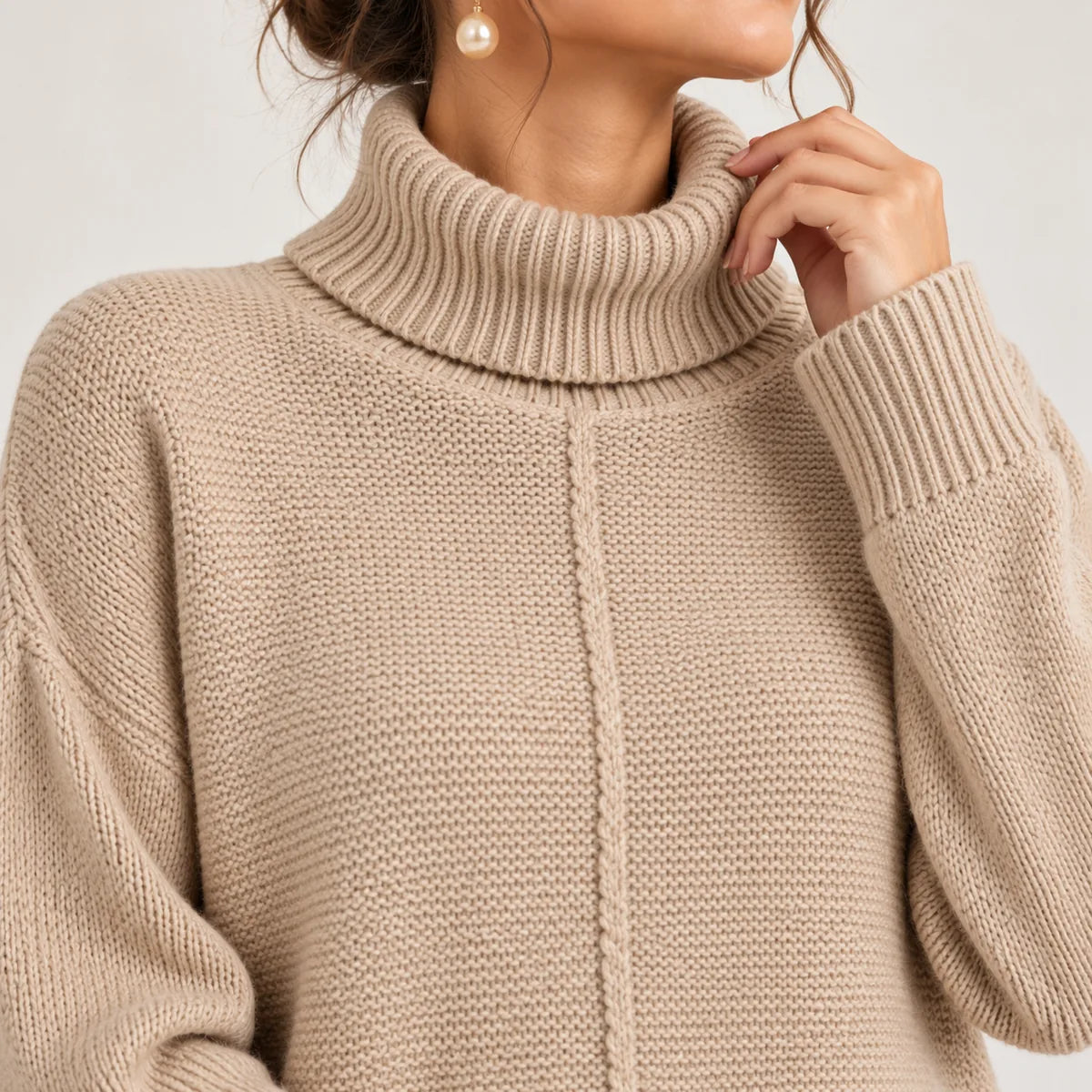 Marianne — Pull ample à col roulé et couture centrale — détail et finition