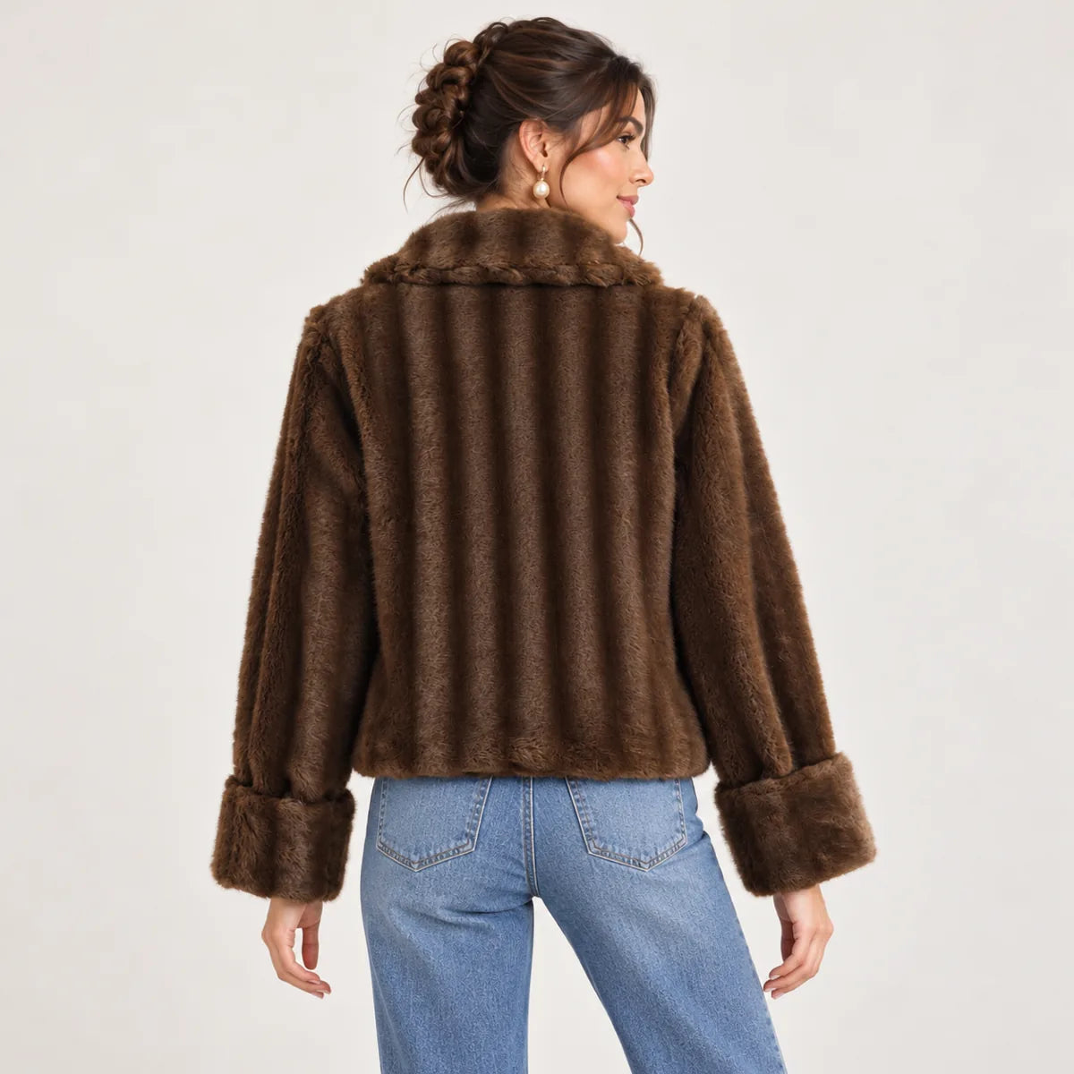 Colette — veste marron, vue de dos