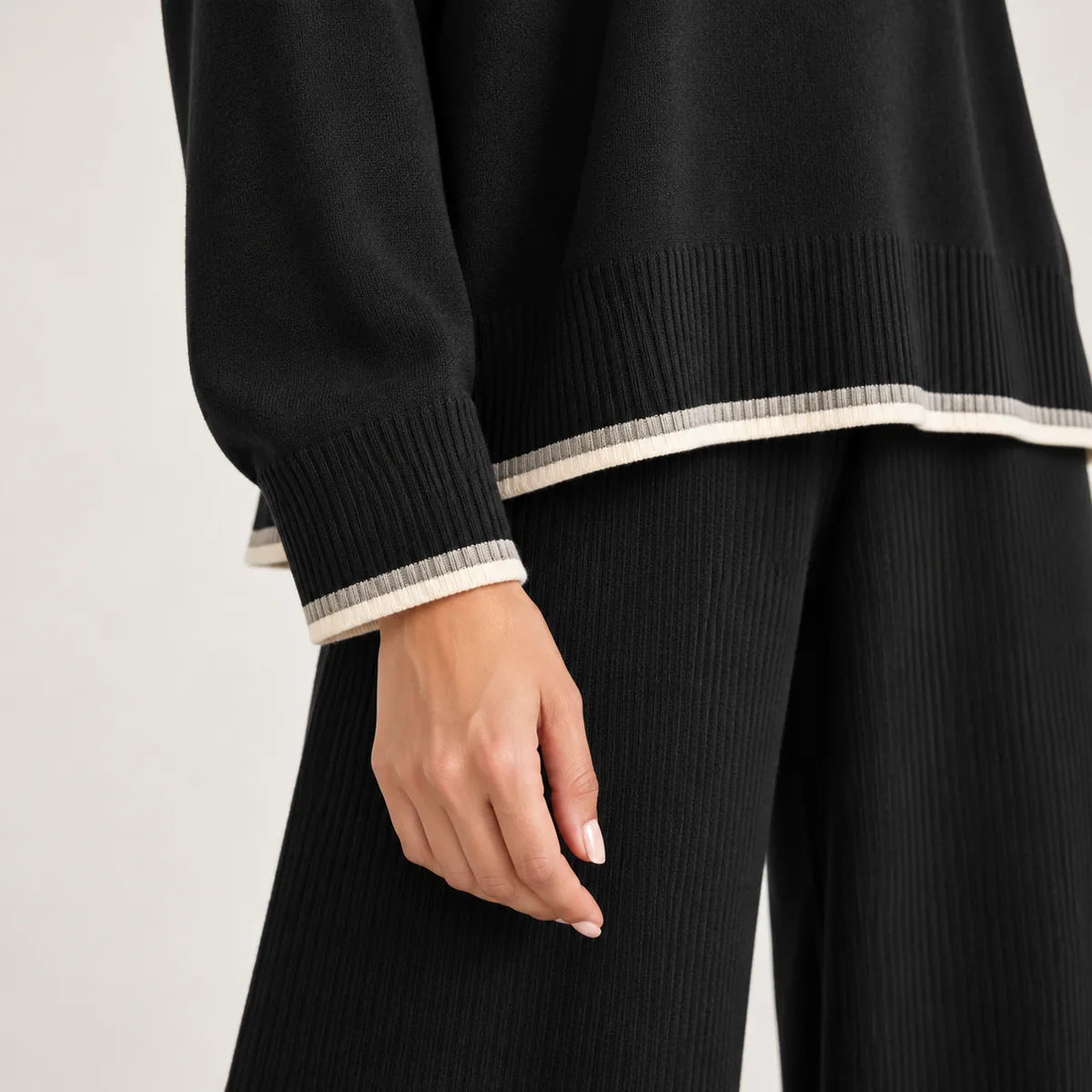 Émilie — Ensemble à pantalon ample et finitions contrastantes — détail et finition