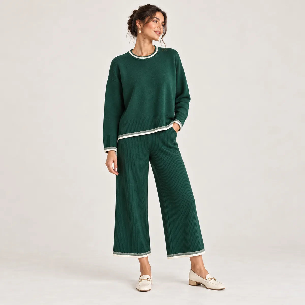Émilie — Ensemble à pantalon ample et finitions contrastantes — détail et finition