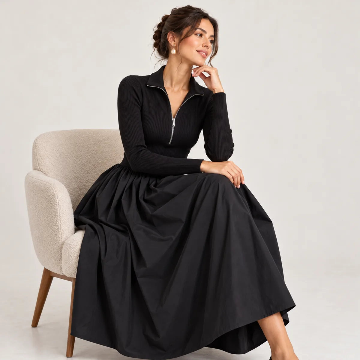 Coralie — Robe longue à col zippé et jupe plissée — détail et finition
