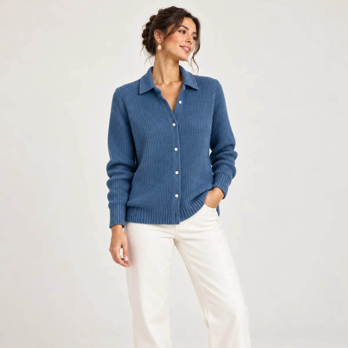 Jeanne bleu foncé — cardigan en maille texturée