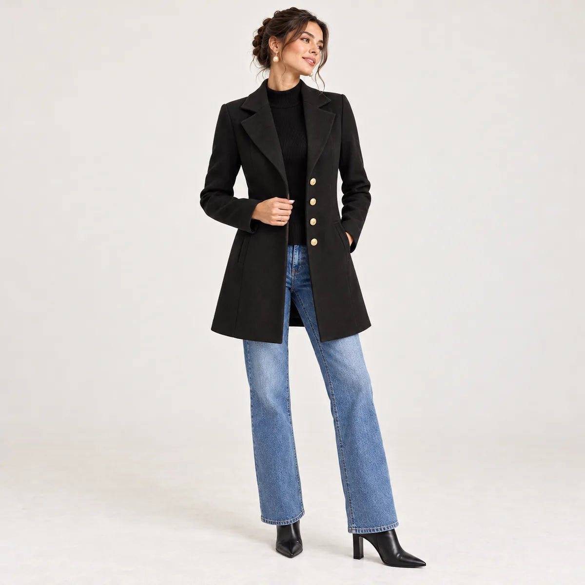 Louise — Manteau cintré à boutons dorés — Noir