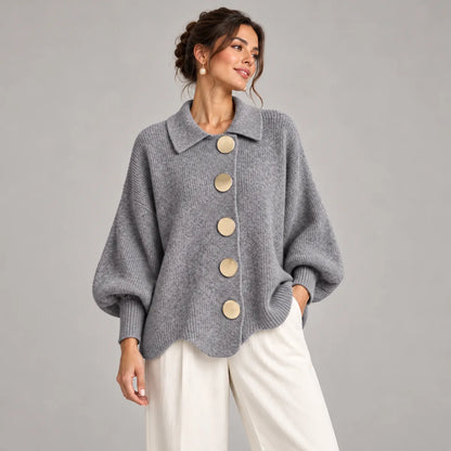 Madeleine gris — cardigan ample à grands boutons dorés