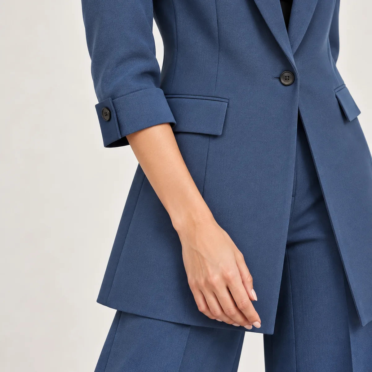 Valentine — Veste longue ou ensemble à col tailleur — détail et finition