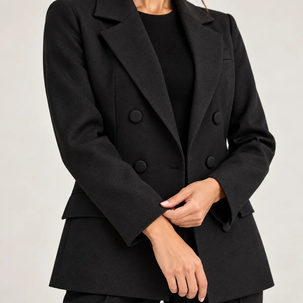 Cécile — Blazer long croisé à coupe droite — détail et finition